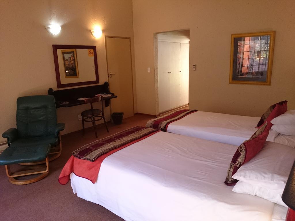 Hornbill Lodge Magaliesburg Oda fotoğraf